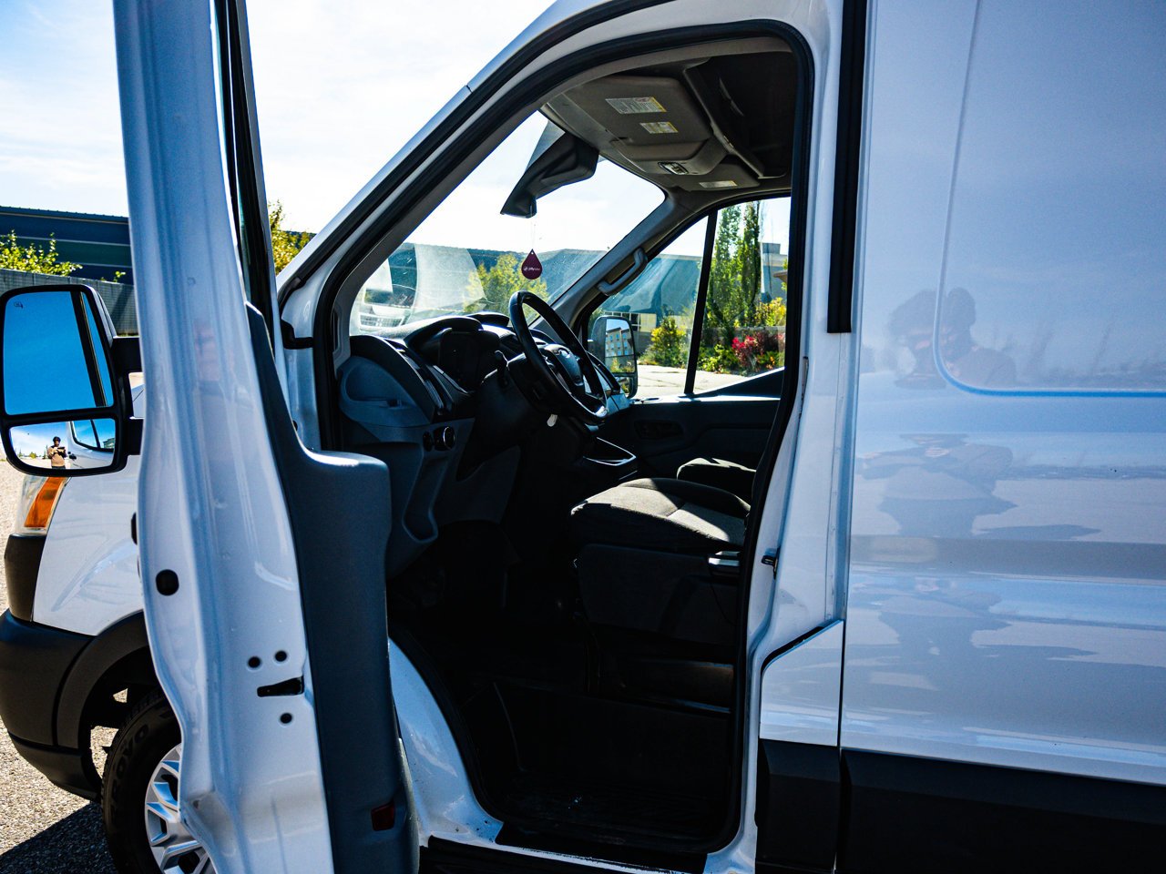 2017 Ford Transit Cargo Van T-250 148 Med Rf 9000 GVWR Sliding RH Dr White Sherwood Park - photo #17