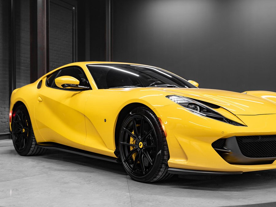 2020 Ferrari 812 Superfast 2020 Yellow