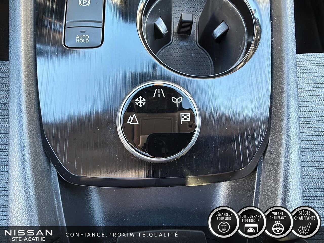Nissan Rogue SV TI | 1 PROPRIÉTAIRE | TOIT OUVRANT PANORAMIQUE | CAMÉRA 360° | CARPLAY 2023 Gris Saint-Jérôme - photo #11