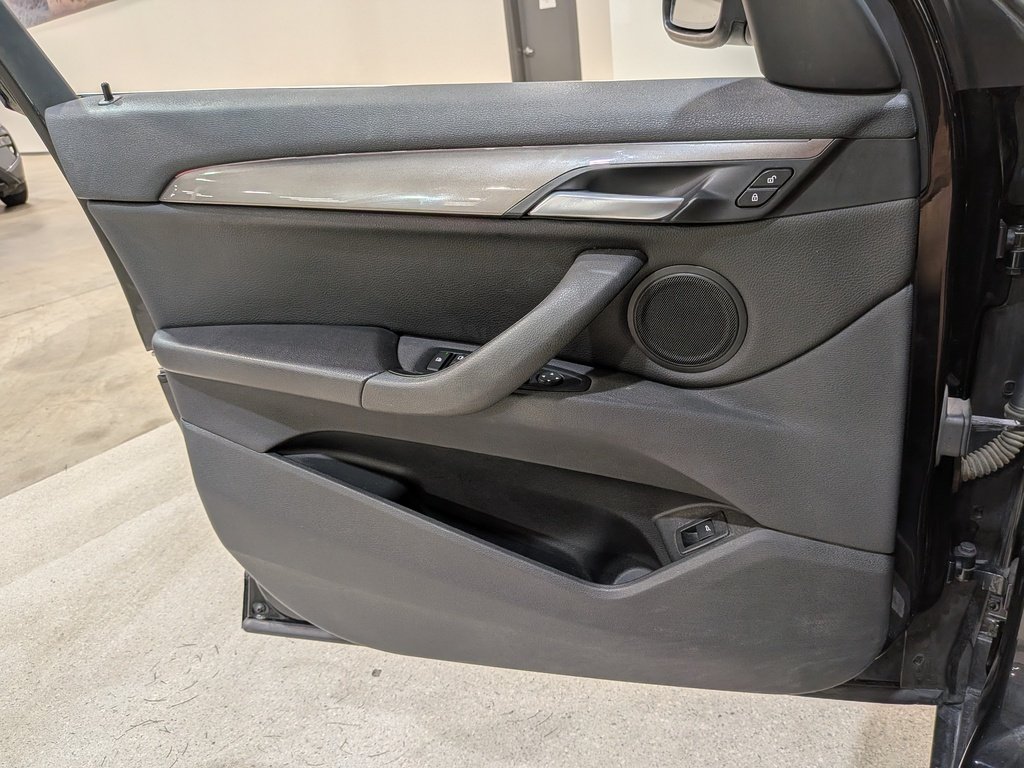2020 BMW X1 xDrive28i Sports Activity Vehicle Black Val-David - photo #32