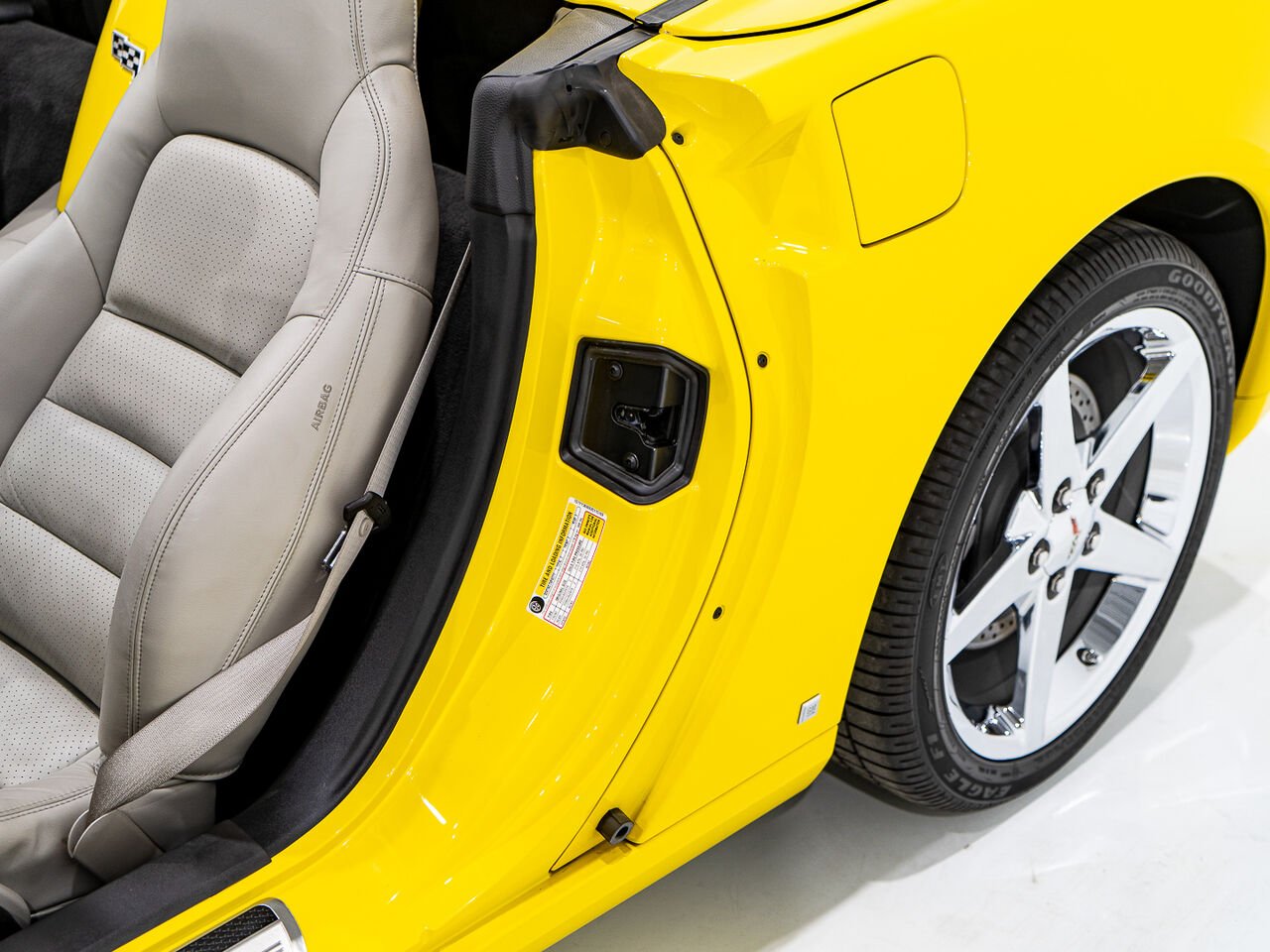 Chevrolet Corvette With only 900km (563mi) From new with window sticker 2008 Jaune Kirkland - photo #48
