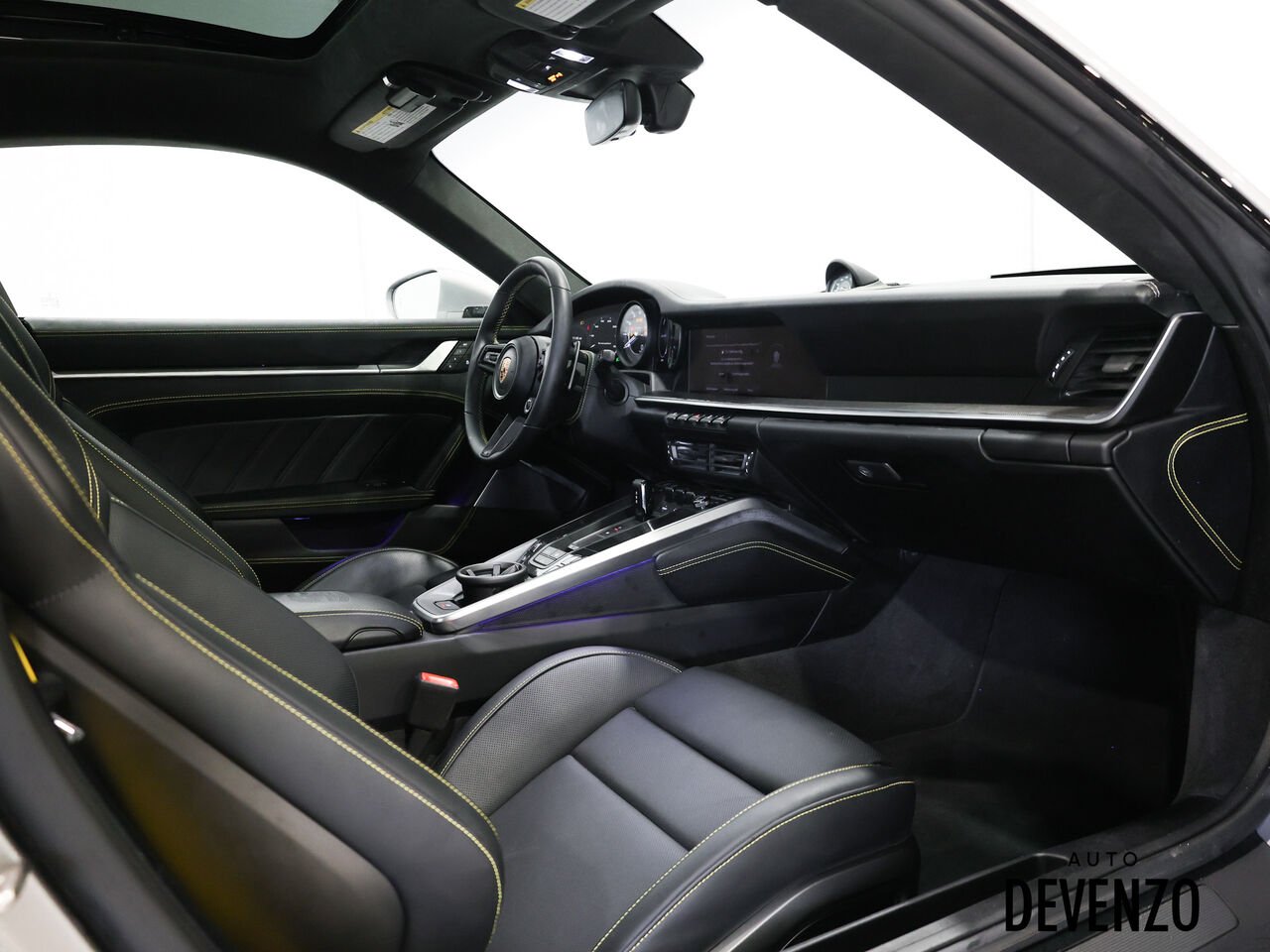 2024 Porsche 911 Silver Saint-Eustache - photo #9