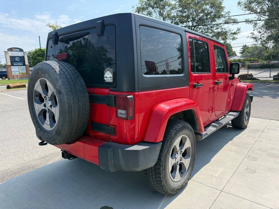 Jeep Wrangler Unlimited Modèle Sahara 4 portes traction intégrale 2017 Rouge