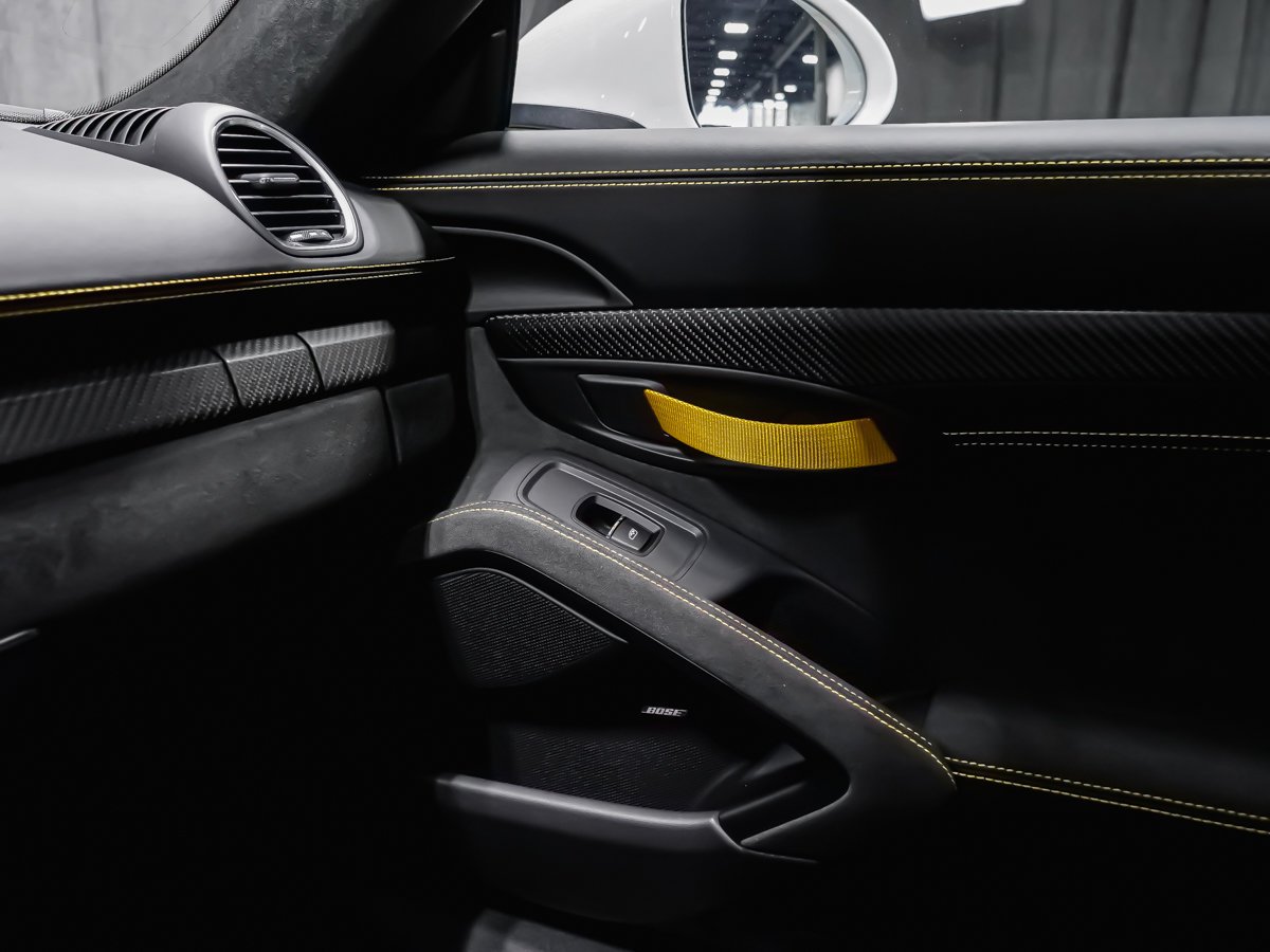 2025 Porsche 718 Cayman GT4 RS White Montreal - photo #36