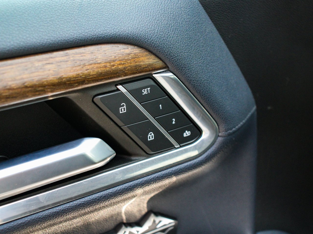 2023 Chevrolet Silverado 1500 4WD Crew Cab 147 High Country White Sherwood Park - photo #15