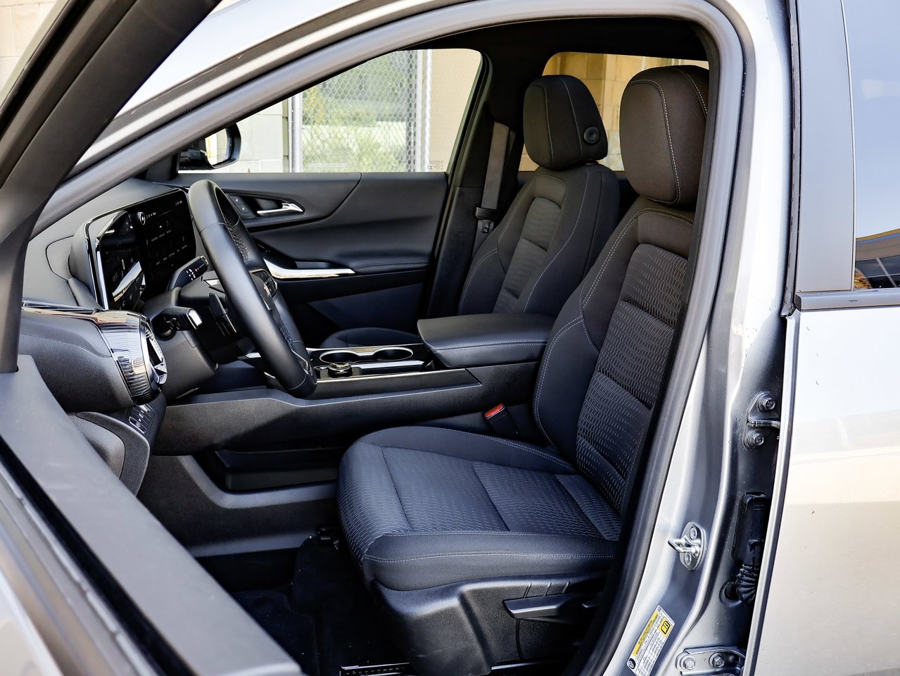 2026 Chevrolet Equinox AWD 4dr LT w/2LT Grey Sherwood Park - photo #16