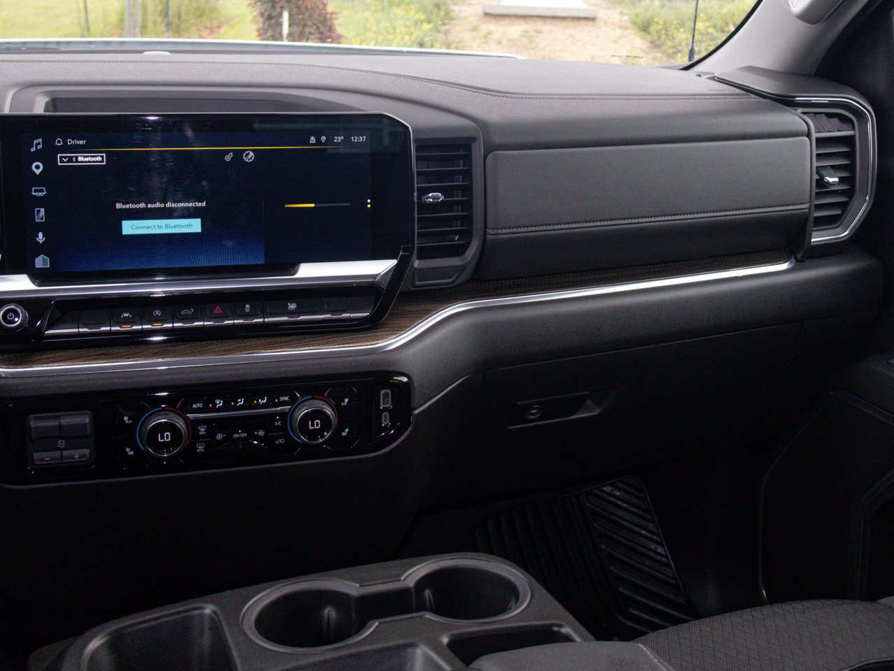 2025 Chevrolet Silverado 1500 4WD Crew Cab 147 LT White Sherwood Park - photo #28