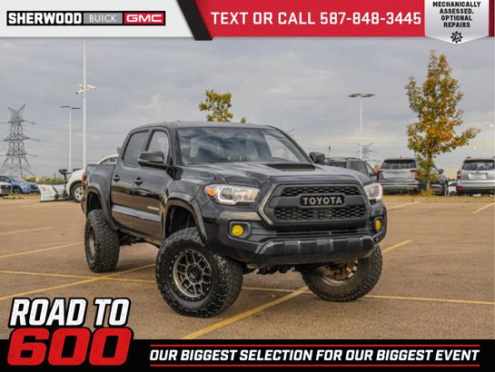 2017 Toyota Tacoma TRD Sport V6 6 Speed 4X4 | Aftermarket 17in KMC Wheels Black
