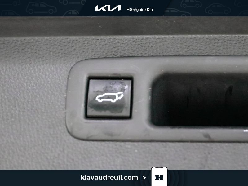 Toyota Highlander 2022 Bleu Laval - photo #29