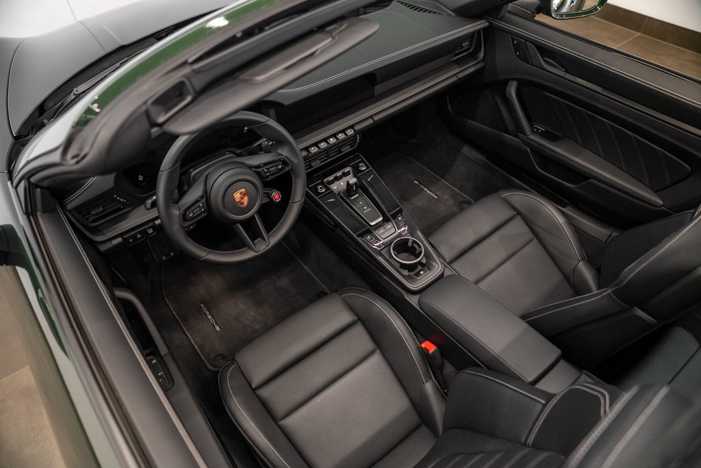 2026 Porsche 911 Green Saint-Eustache - photo #18