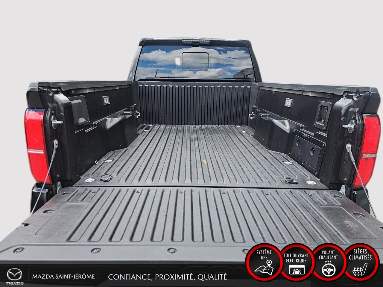 2025 Toyota Tacoma Black Sainte-Agathe-des-Monts - photo #23
