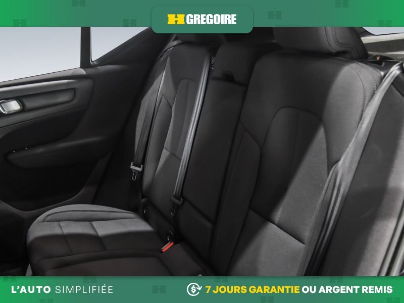 2021 Volvo XC40 Black Laval - photo #22