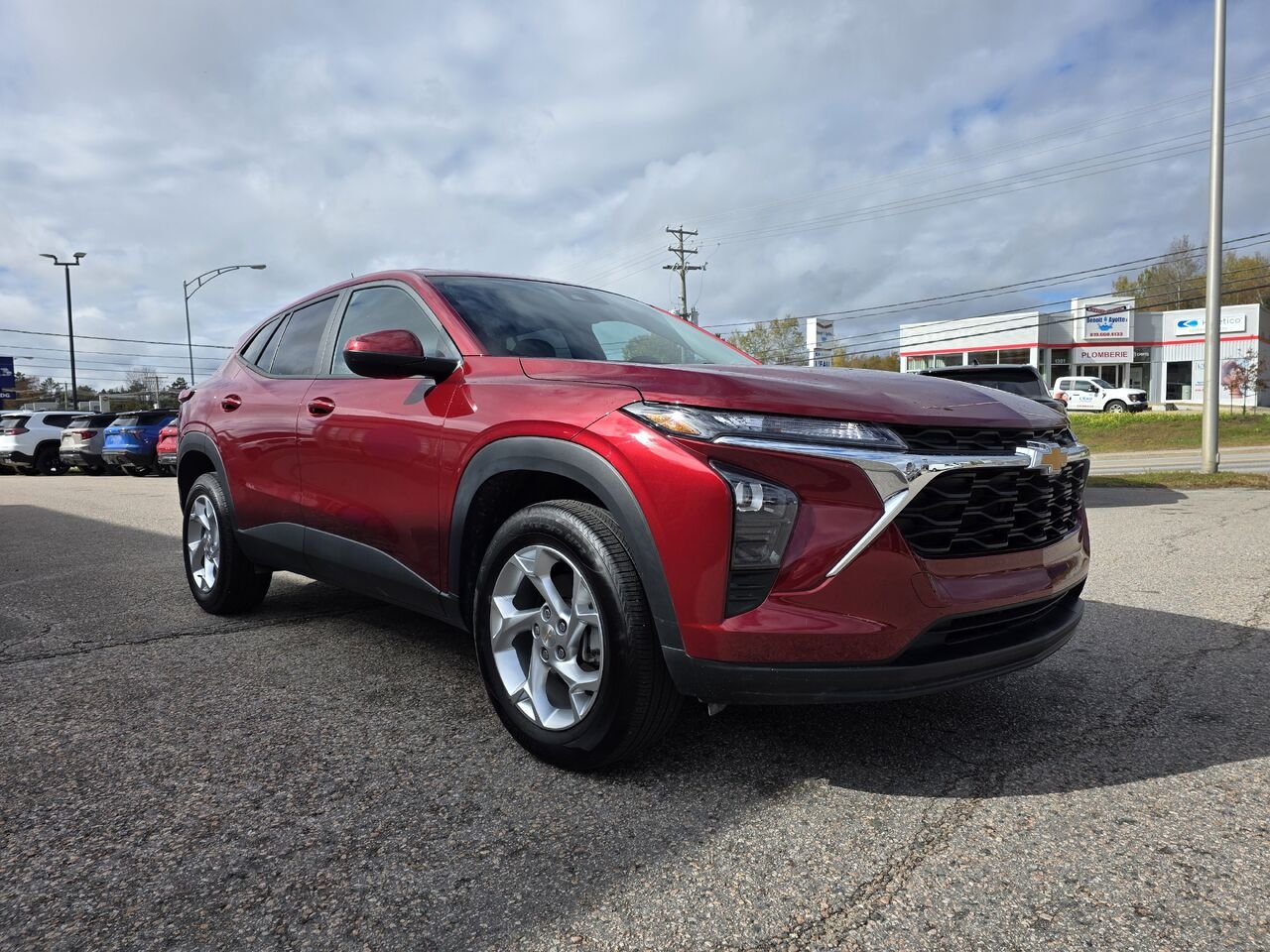 Chevrolet Trax LS 2025 Rouge Mont-Laurier - photo #2