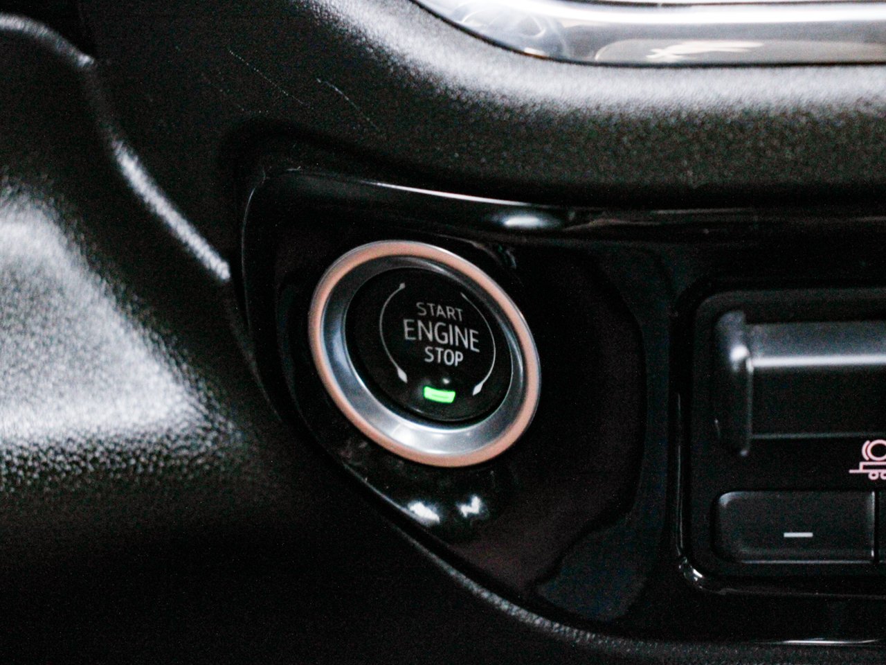 2023 Chevrolet Silverado 1500 4WD Crew Cab 147 High Country White Sherwood Park - photo #23