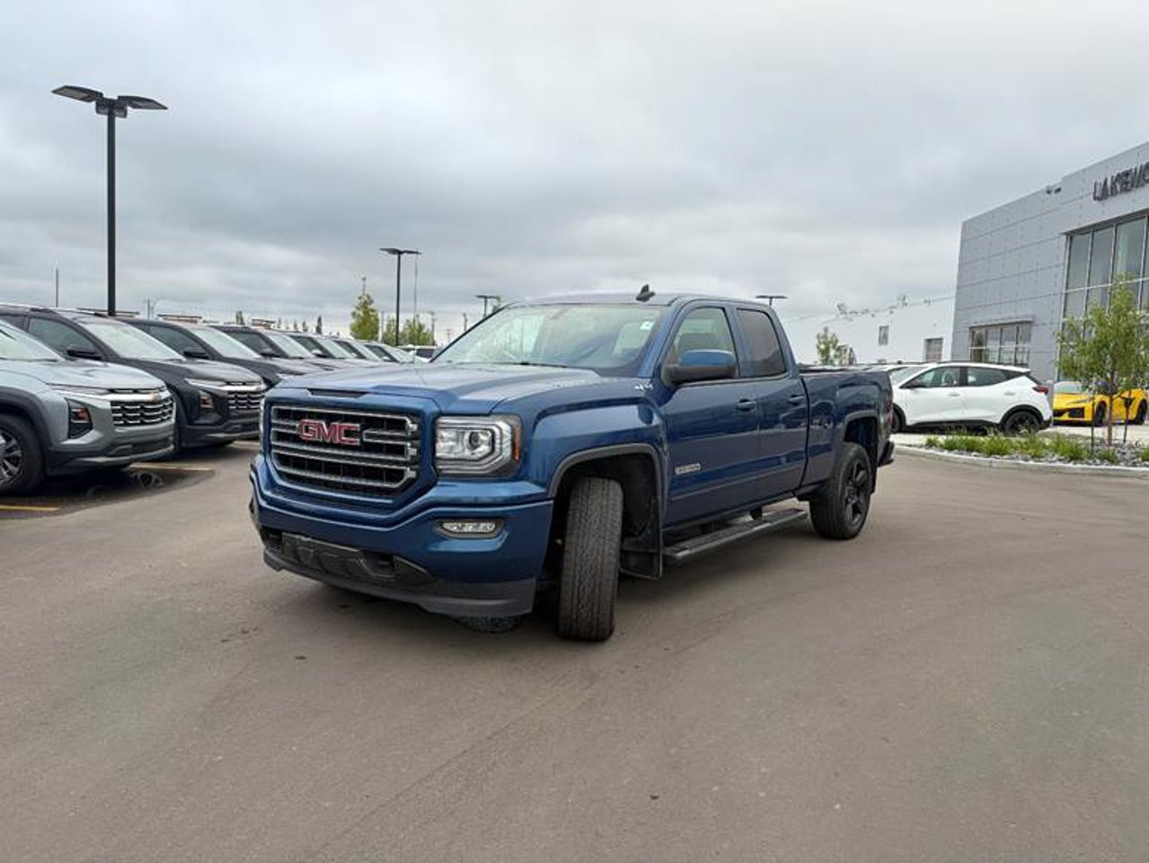 2018 GMC Sierra 1500 4WD Double Cab 143.5 Blue Sherwood Park - photo #2