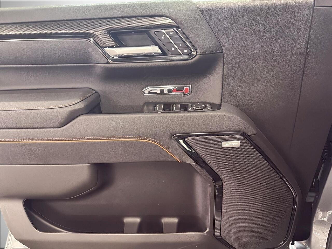 GMC Sierra 1500 AT4 cabine multiplace 4RM 157 po 2026 Gris Saint-Hyacinthe - photo #10