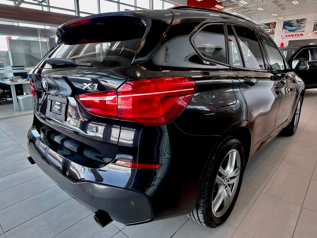2017 BMW X1 Black Notre-Dame-des-Prairies - photo #10