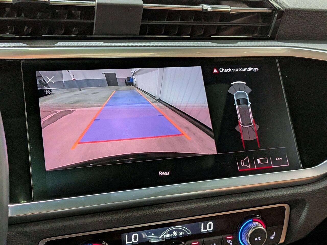 2023 Audi Q3 Komfort 45 TFSI quattro Black Val-David - photo #24