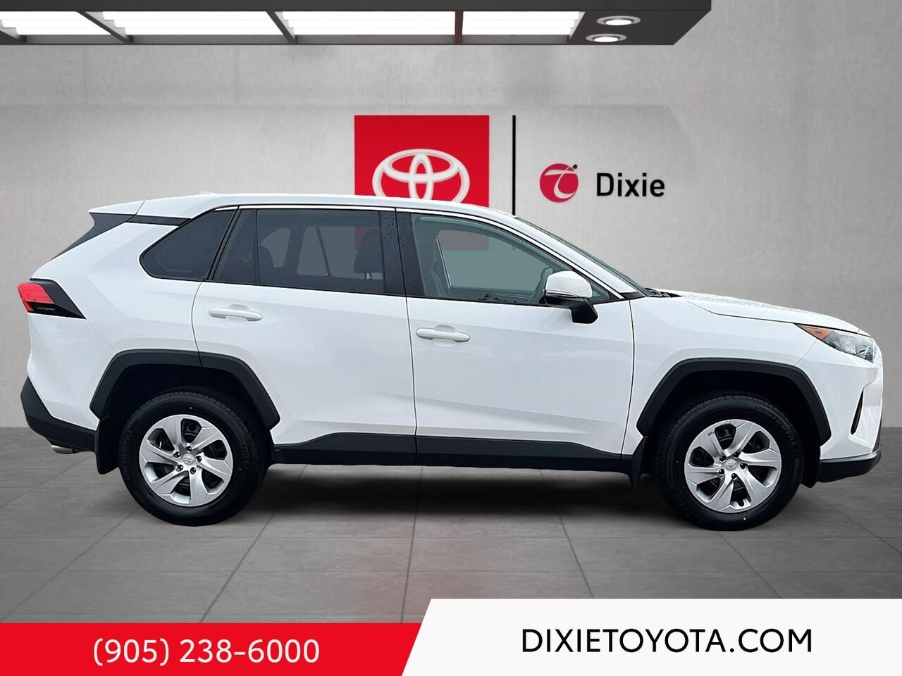 2022 Toyota RAV4 LE AWD / CLEAN CARFAX / HEATED SEATS / TOYOTA SAFETY SENSE / CARPLAY AND ANDROID AUTO White Mississauga - photo #2