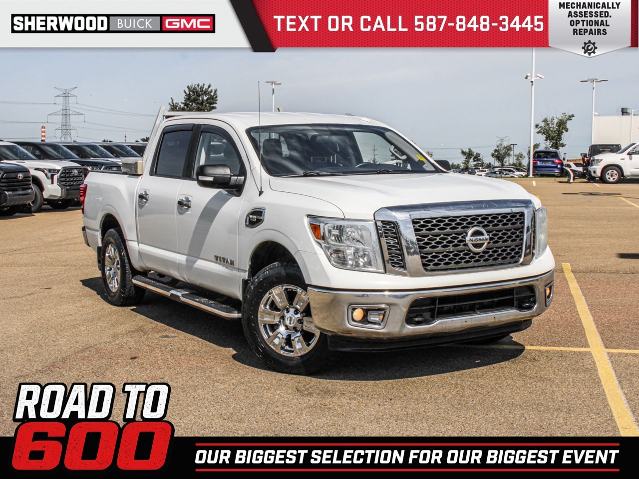 2017 Nissan Titan 4WD Crew Cab SV White Sherwood Park - photo #0