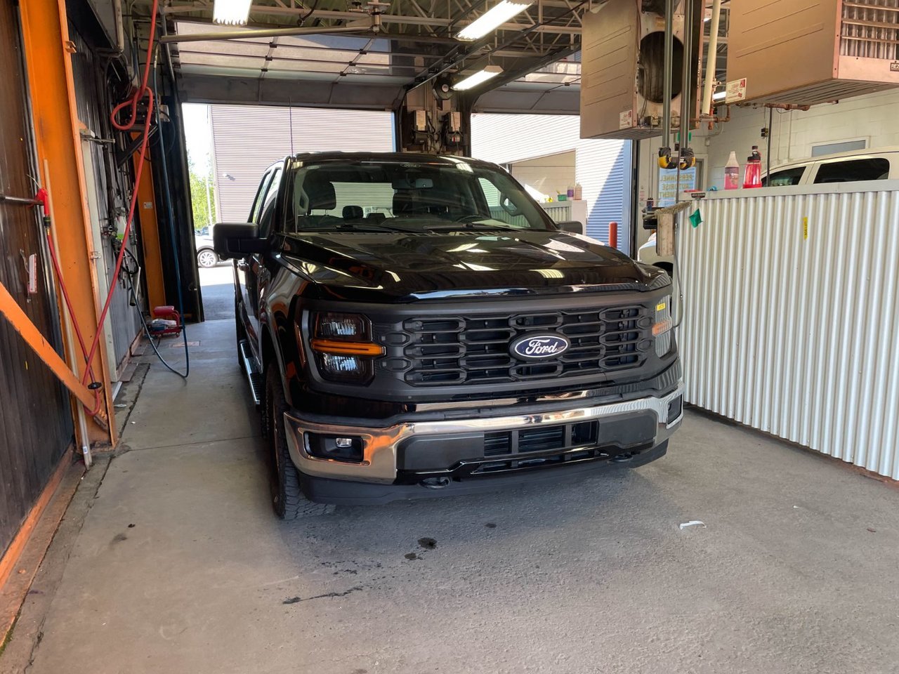 Ford F-150 XLT CREW 4X4 *3.5L ECOBOOST* NAV *CAM 360*CARPLAY 2024 Noir Saint-Jérôme - photo #9