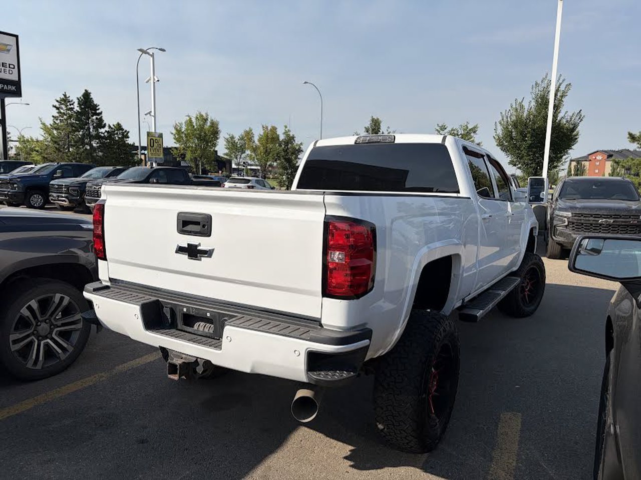 2018 Chevrolet Silverado 3500HD 4WD Crew Cab 154 LT White Sherwood Park - photo #4
