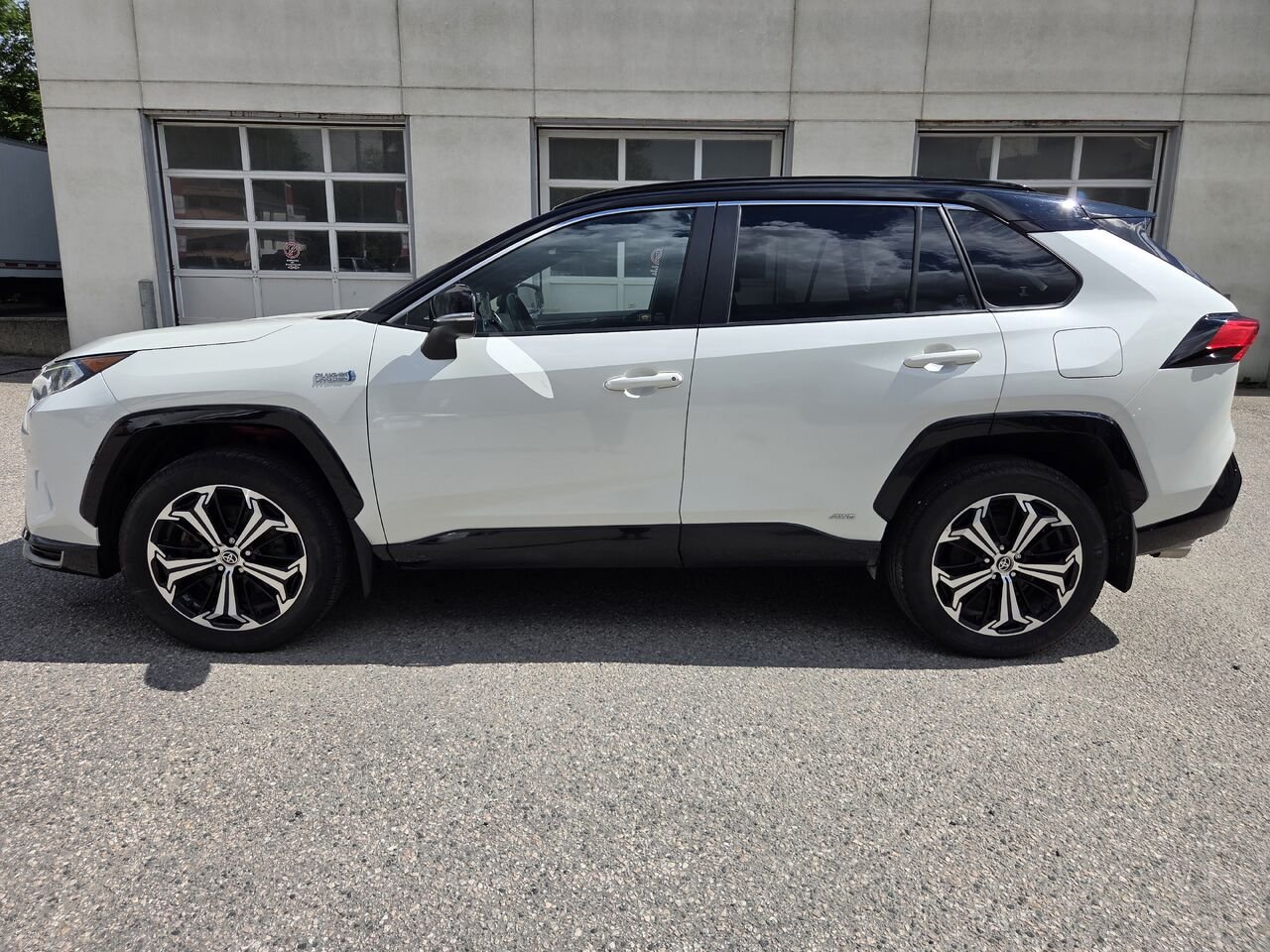 Toyota RAV4 PRIME 2021 Blanc Mont-Laurier - photo #9