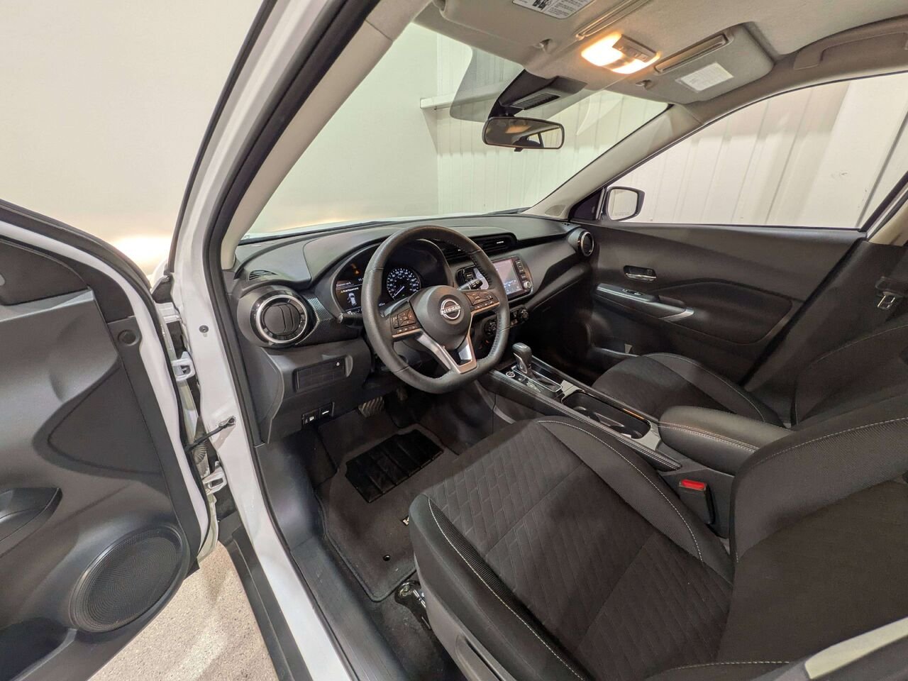 Nissan Kicks SV FWD 2024 Blanc Val-David - photo #9