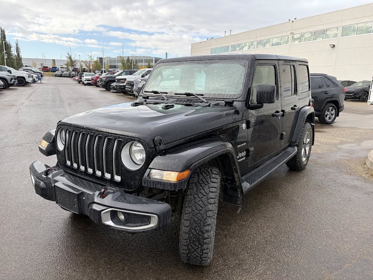 2020 Jeep Wrangler Unlimited Sahara 4x4 Black Sherwood Park - photo #2