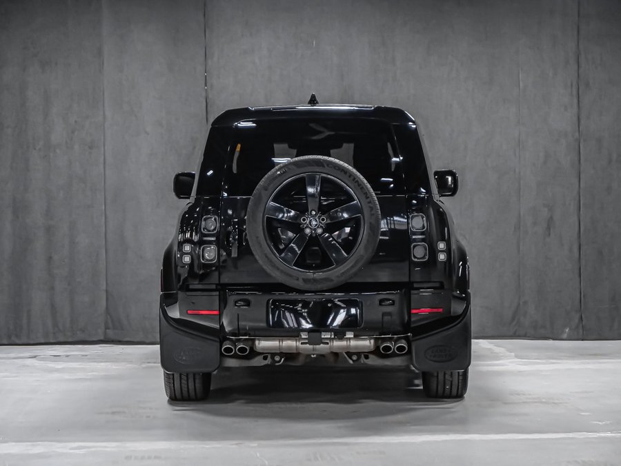 2024 Land Rover Defender V8 Black