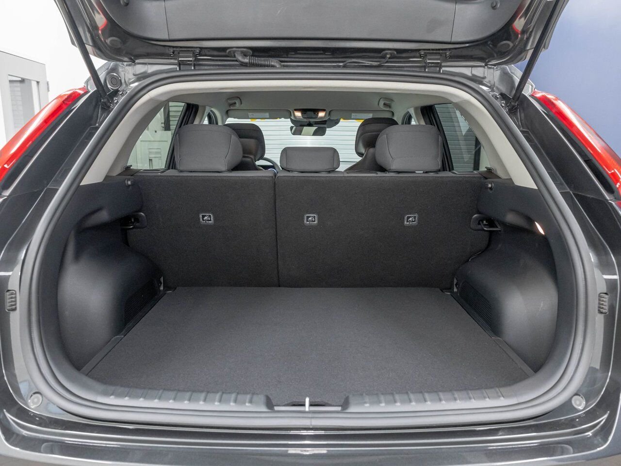 Kia Niro EV WIND *NAV* SIÈGES CHAUFF REG ADAPT ALERTES *BAS KM 2026 Gris Saint-Jérôme - photo #28