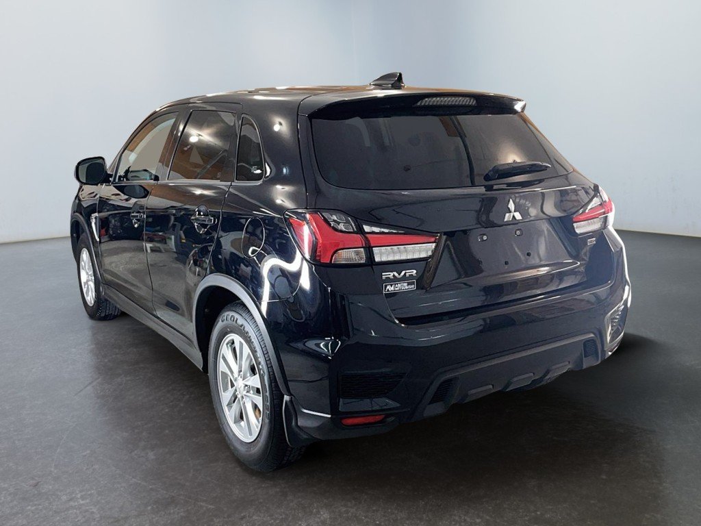 2023 Mitsubishi RVR Black Mont-Laurier - photo #4