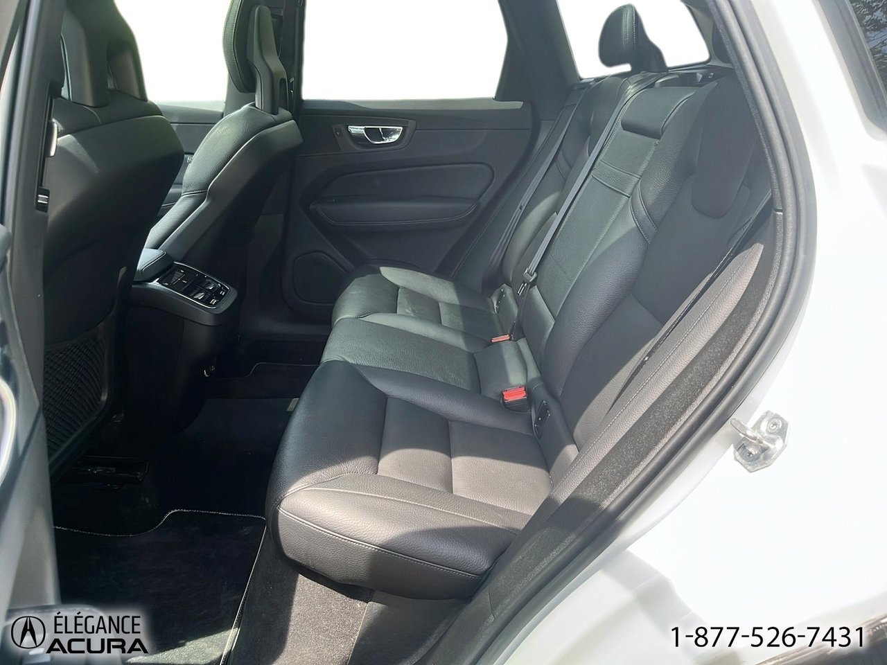 Volvo XC60 Momentum | A8910 2018 Blanc Granby - photo #11