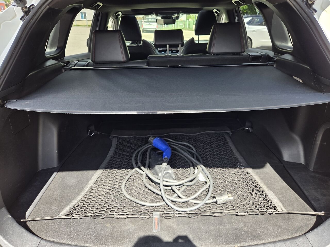 Toyota RAV4 PRIME 2021 Blanc Mont-Laurier - photo #7