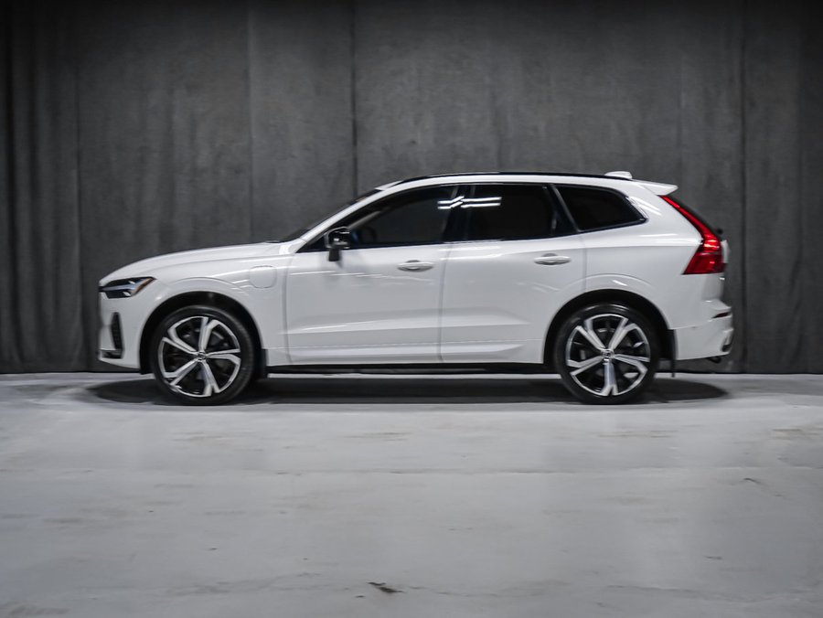 2024 Volvo XC60 Recharge T8 ULTIMATE DARK White