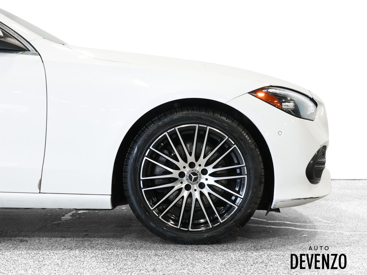 2023 Mercedes-Benz Classe-C White Saint-Eustache - photo #4