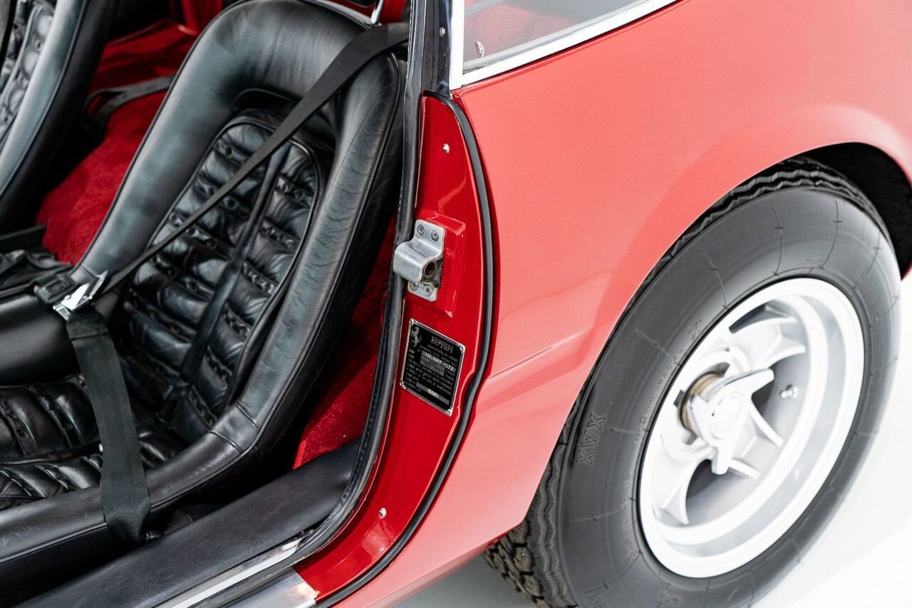 Ferrari 365 GTB4 Daytona 18,301 miles With Orig Books/Tools/ Carbs / Filter Box 1973 Rouge Montréal - photo #63