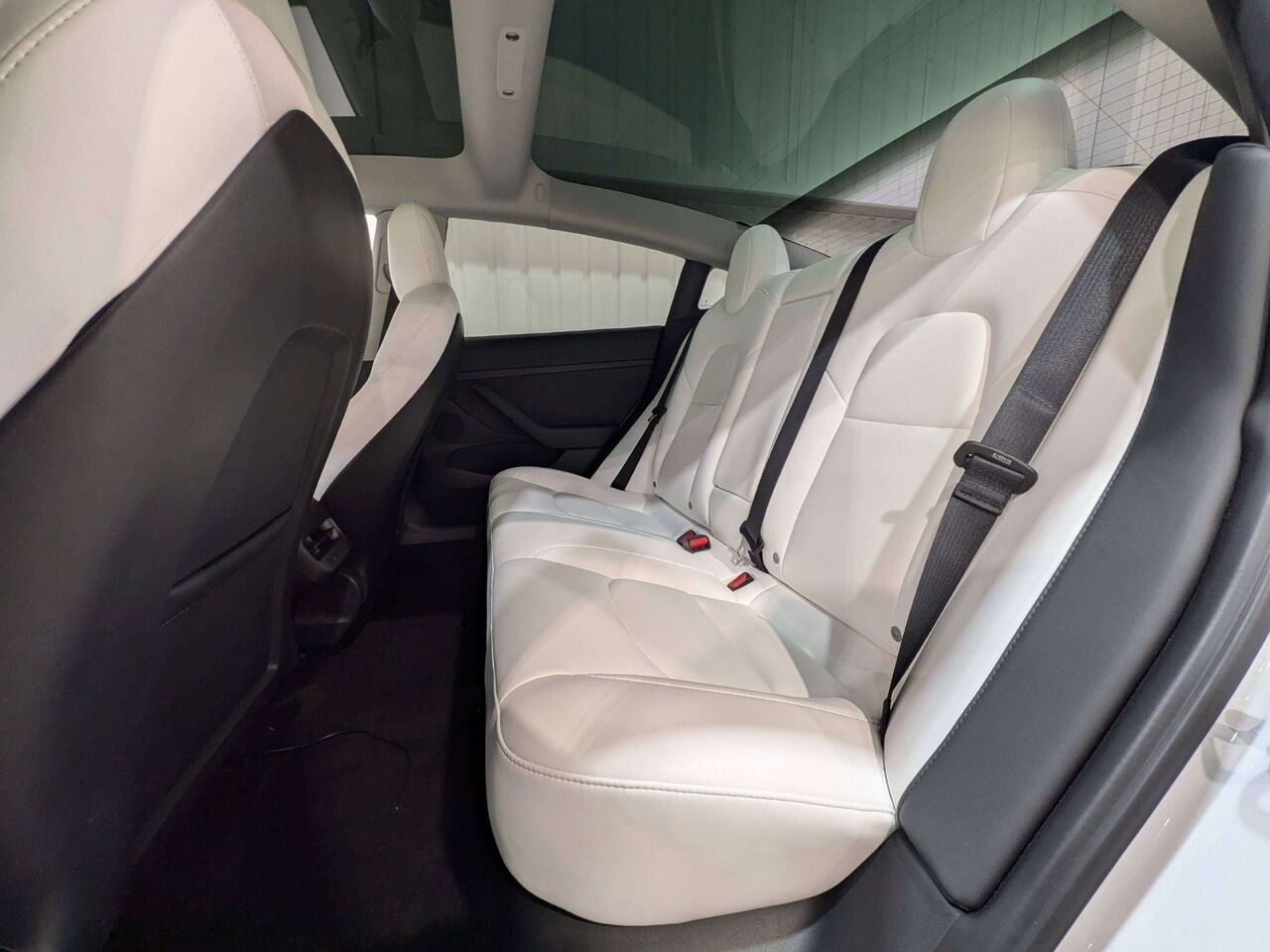 2022 Tesla Model 3 Standard Range RWD *Ltd Avail* White Val-David - photo #11