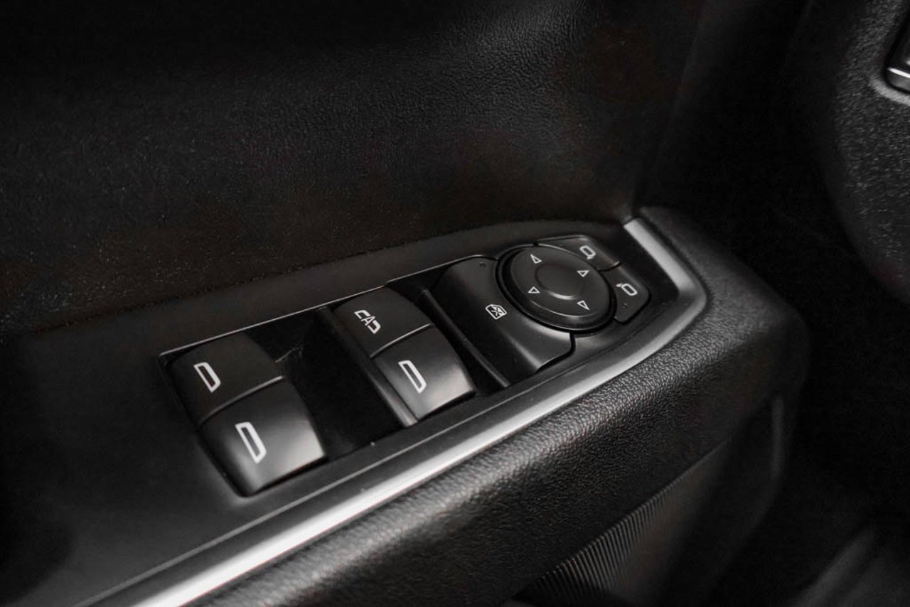 2026 Chevrolet Silverado 1500 4WD Crew Cab 147 LT Black Sherwood Park - photo #15