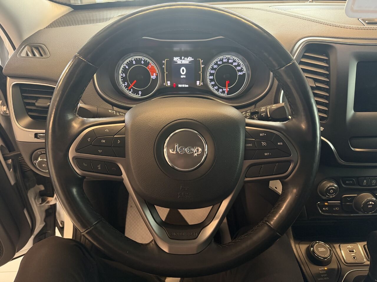 2020 Jeep Cherokee White Saint-Eustache - photo #13