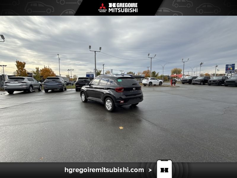 2023 Hyundai Venue Black Blainville - photo #7
