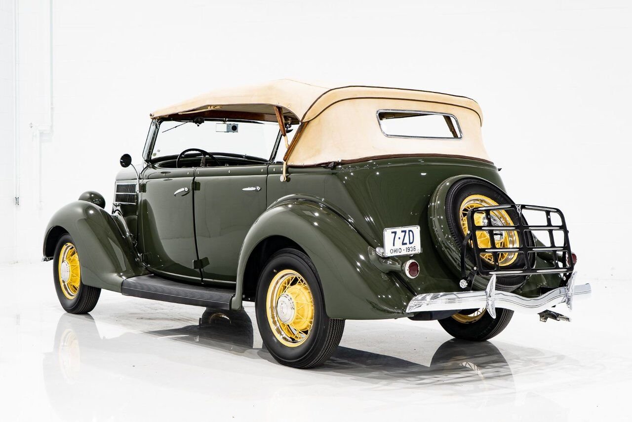 Ford Model 48 Phaeton PRIX EN USD | Beautifully presented in original condition 1936 Vert Montréal - photo #58