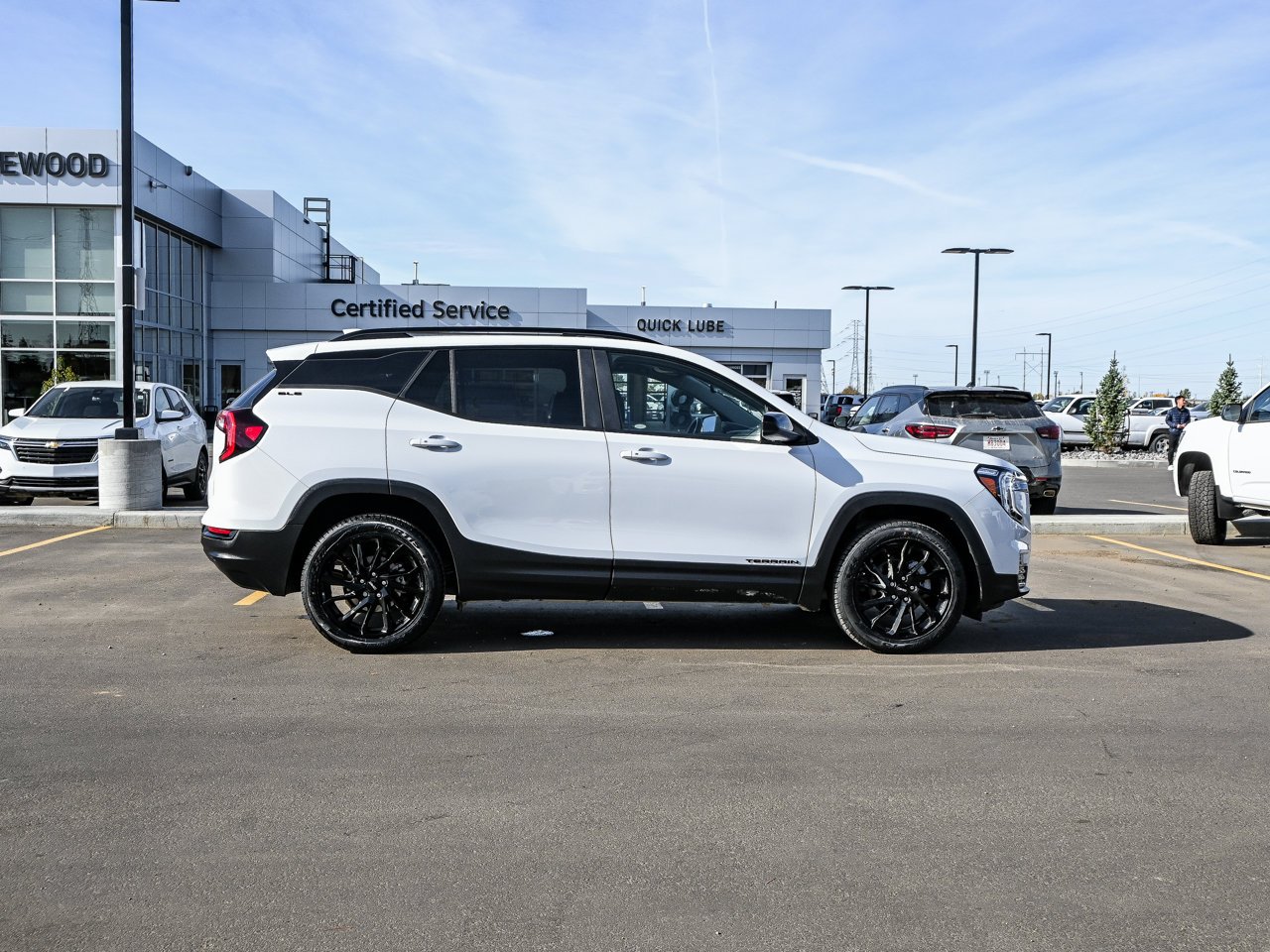 2024 GMC Terrain AWD 4dr SLE White Sherwood Park - photo #14
