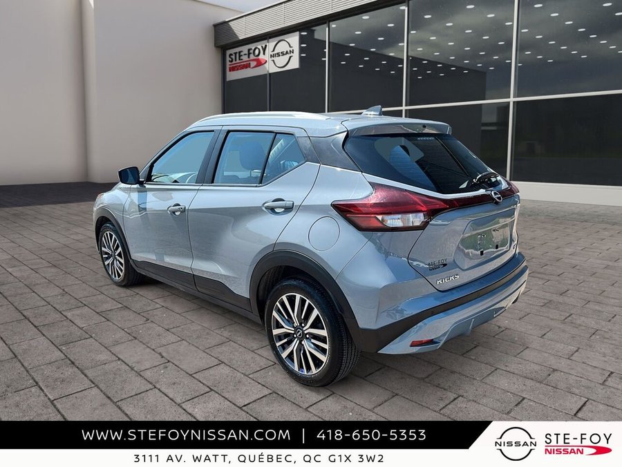 Nissan Kicks SV TA S6749 2024 Gris
