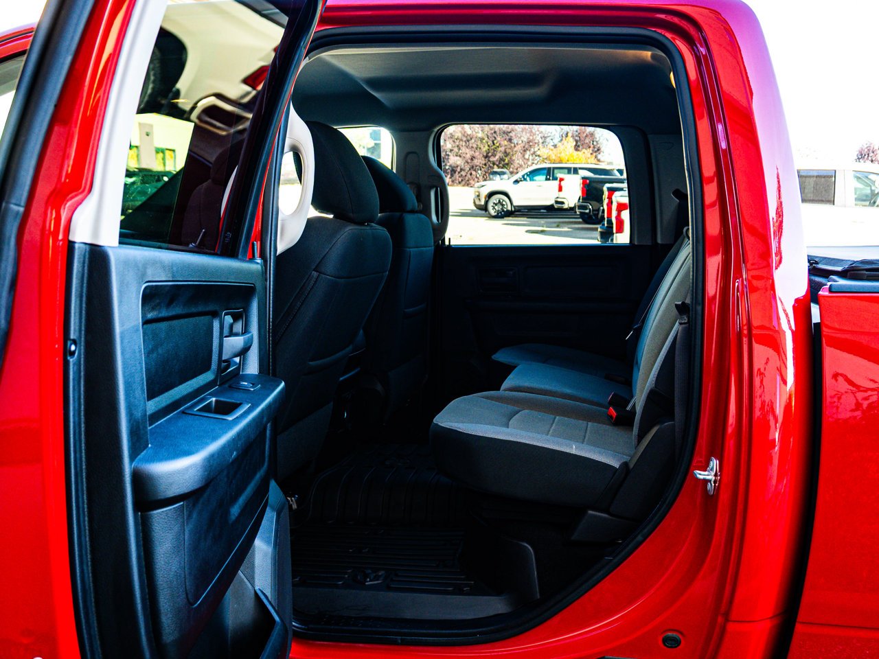 2022 Ram 1500 Classic Express 4x4 Crew Cab 5'7 Box Red Sherwood Park - photo #26