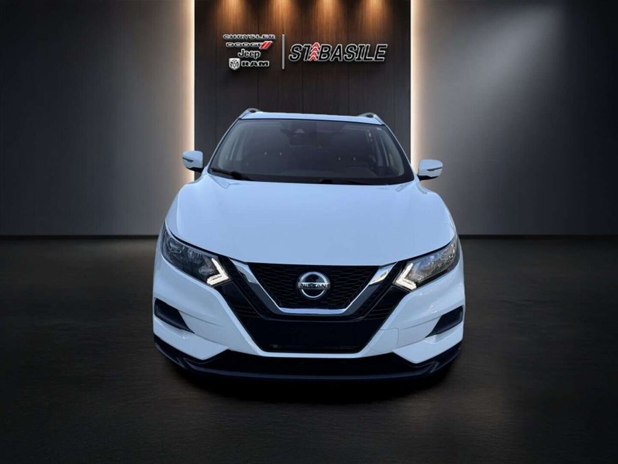 Nissan Qashqai SV FWD, MAGS, TOIT OUVRANT, DEMARREUR, SIEGES CHAU 2022 Blanc