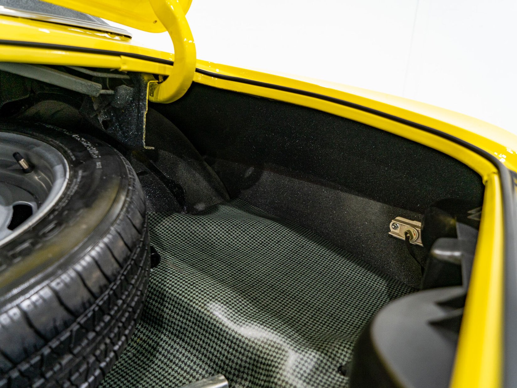 Chevrolet Camaro SS **PRIX EN USD** With factory A/C 1969 Jaune Montréal - photo #74