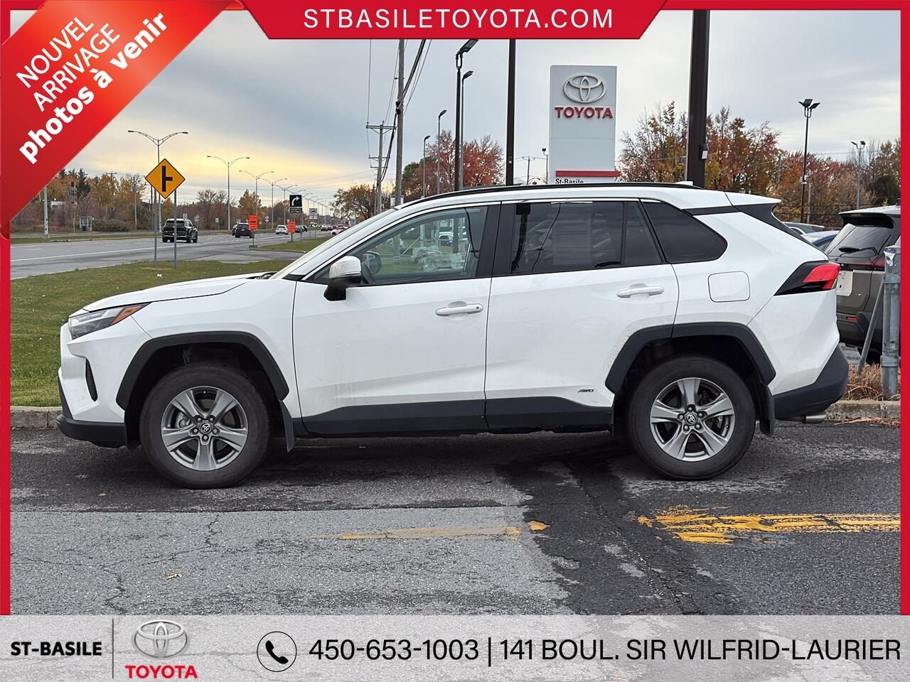 TOYOTA RAV4 Hybride 2025 Blanc Saint-Basile-le-Grand - photo #1