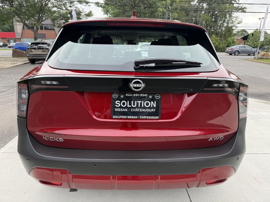 2025 Nissan Kicks 2025 Red