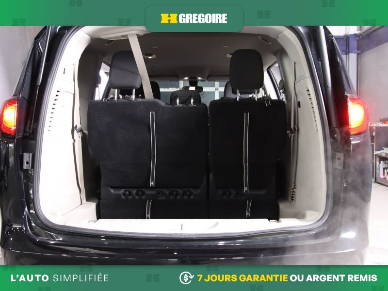 2022 Chrysler Grand Caravan Black Saint-Eustache - photo #26